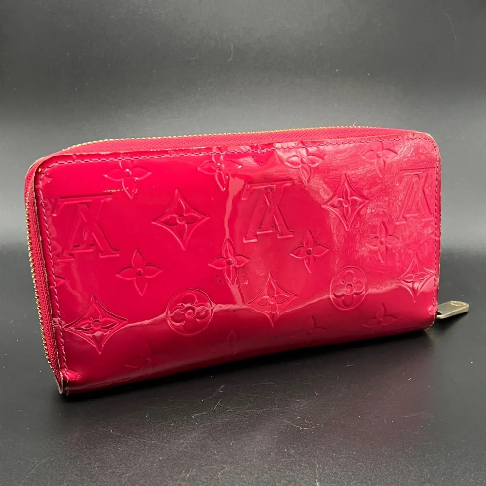 Louis Vuitton Rose Pop Pink Vernis Embossed Zippered Patent Leather Wallet COA - Picture 4 of 13